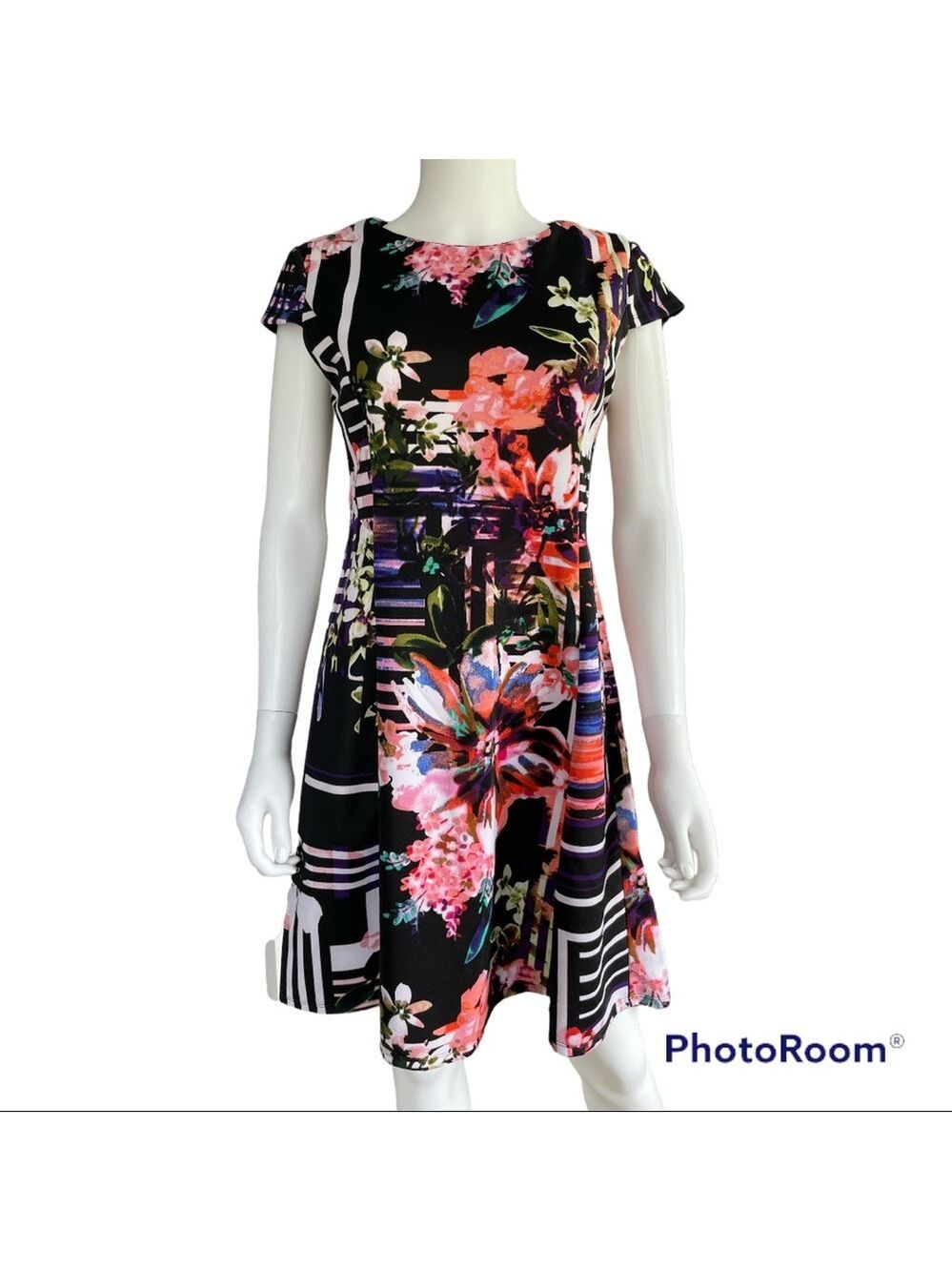 New York & Company Cap Sleeve Fit and Flare Scuba Dress Size Small